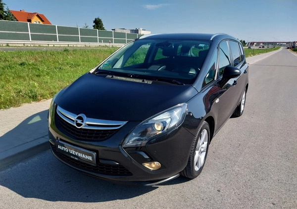 Opel Zafira cena 36800 przebieg: 244000, rok produkcji 2015 z Lubaczów małe 781